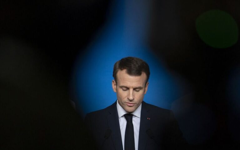 #70 Emmanuel Macron : aimé ailleurs, rejeté chez lui